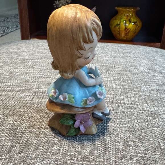 Stanley Figurine with Blue Dress and Star - Picture 4 of 5